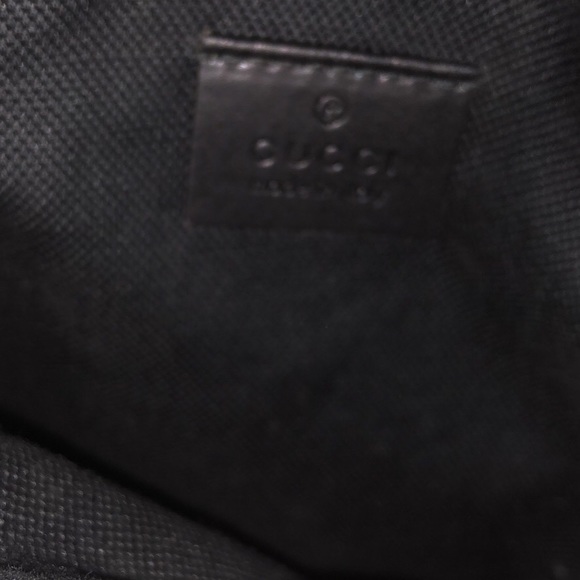 Black Gucci Messenger bag. Only used Indoors - Picture 5 of 5